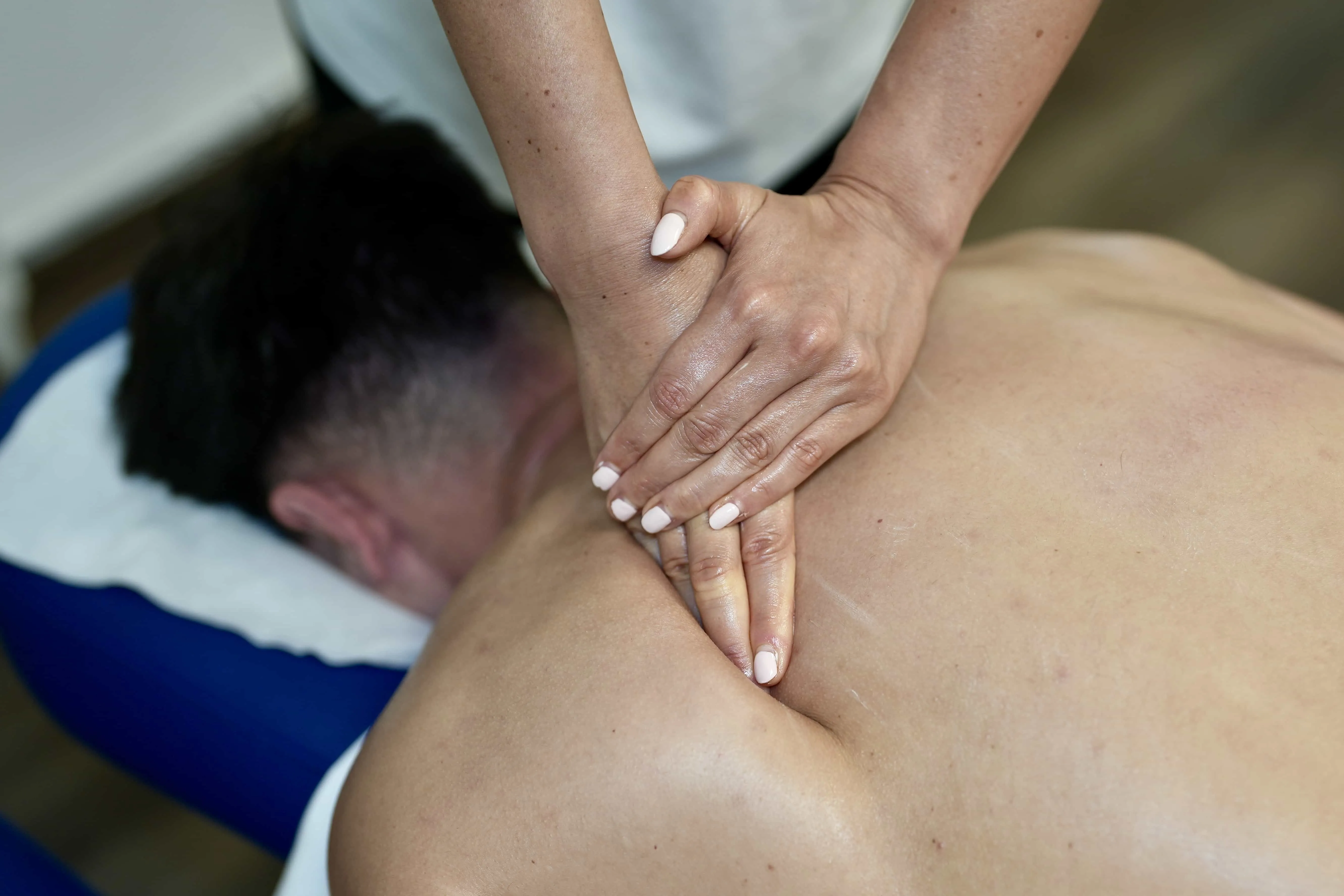 Physiotherapie Nahaufnahme während der Behandlung