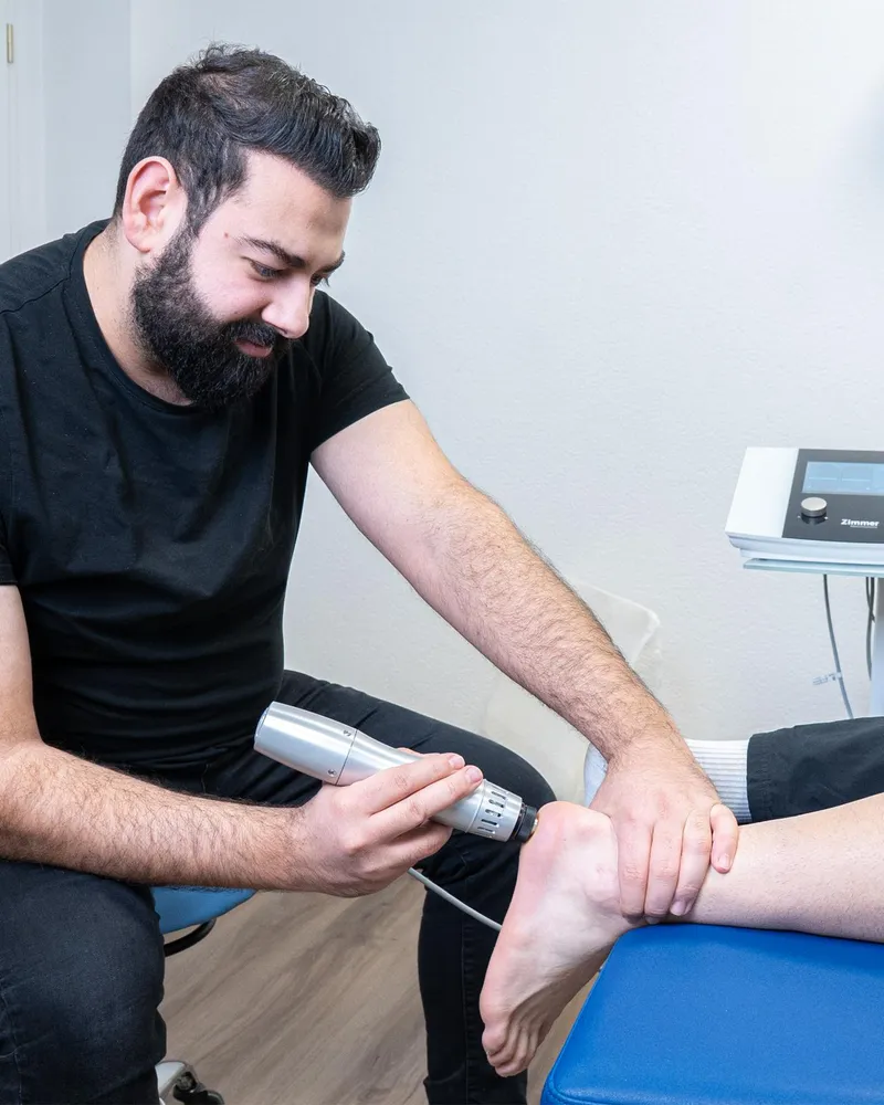 Stoßwellentherapie Hannover Linden - Praxis für Physiotherapie Sezer Cicek